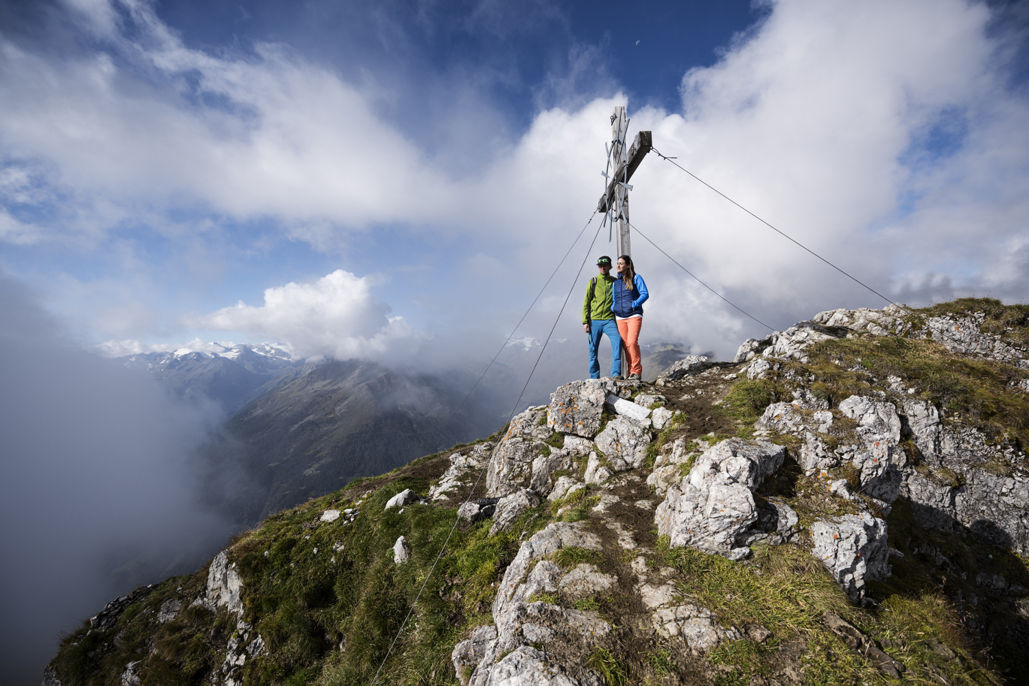 TVBStubaiTirol_AndreSchoenherr_SevenSummitsStubai_Gipfelsieg